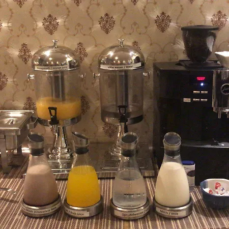 Cara 3* كولونيا