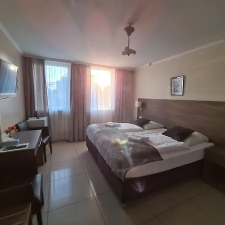 Hotel Cara 3*