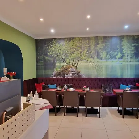 Cara Hotel