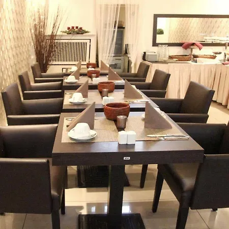 Hotel Cara 3*