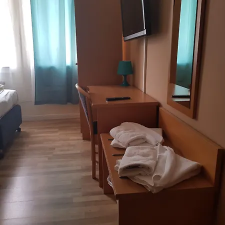 Cara Hotel