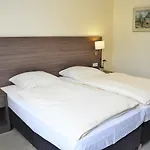 Cara Hotel