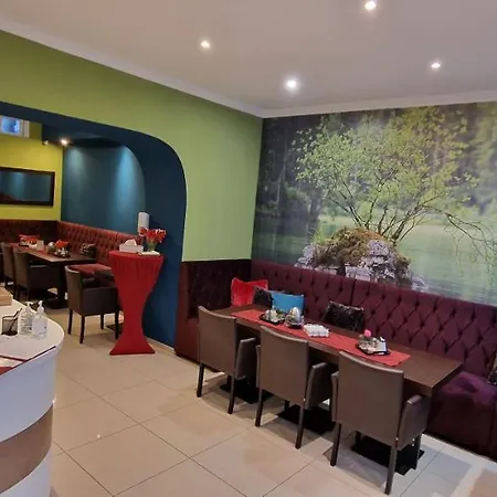 Hotel Cara Vita Cologne 3*