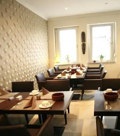 Hotel Cara Vita Cologne 3*