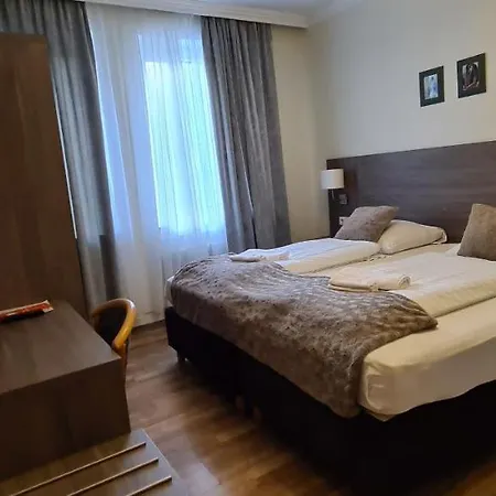 Hotel Cara Vita Cologne 3*