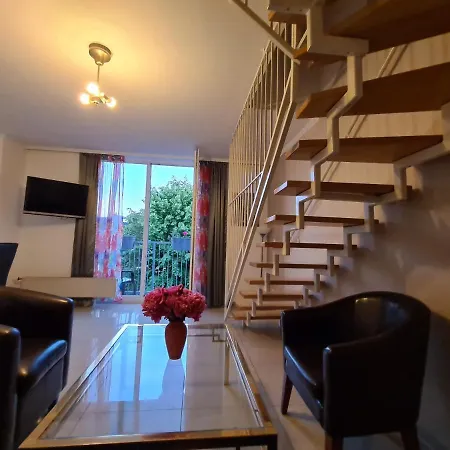 Cara Hotel 3*