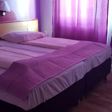 Cara Hotel 3*