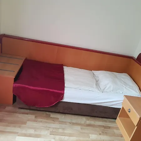 Cara Hotel